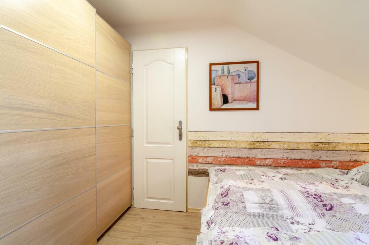 U Nemocnice Apartment *